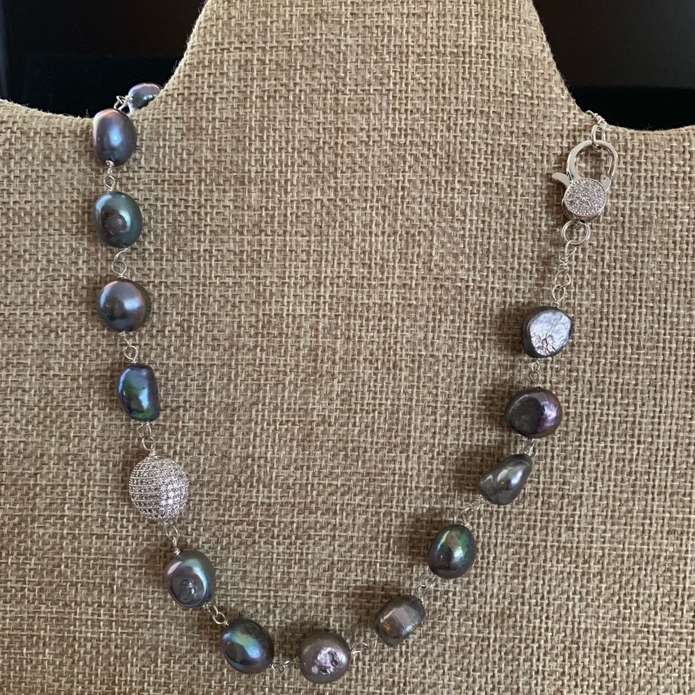 1strand grey baroque pearl hand knotted, pave link